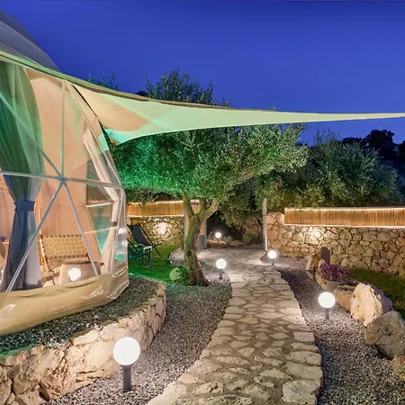 Gogna Luxury Domes - Golden Fig דירה העיירה רתימנו